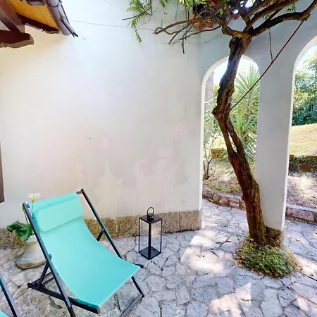 Elvira Villa